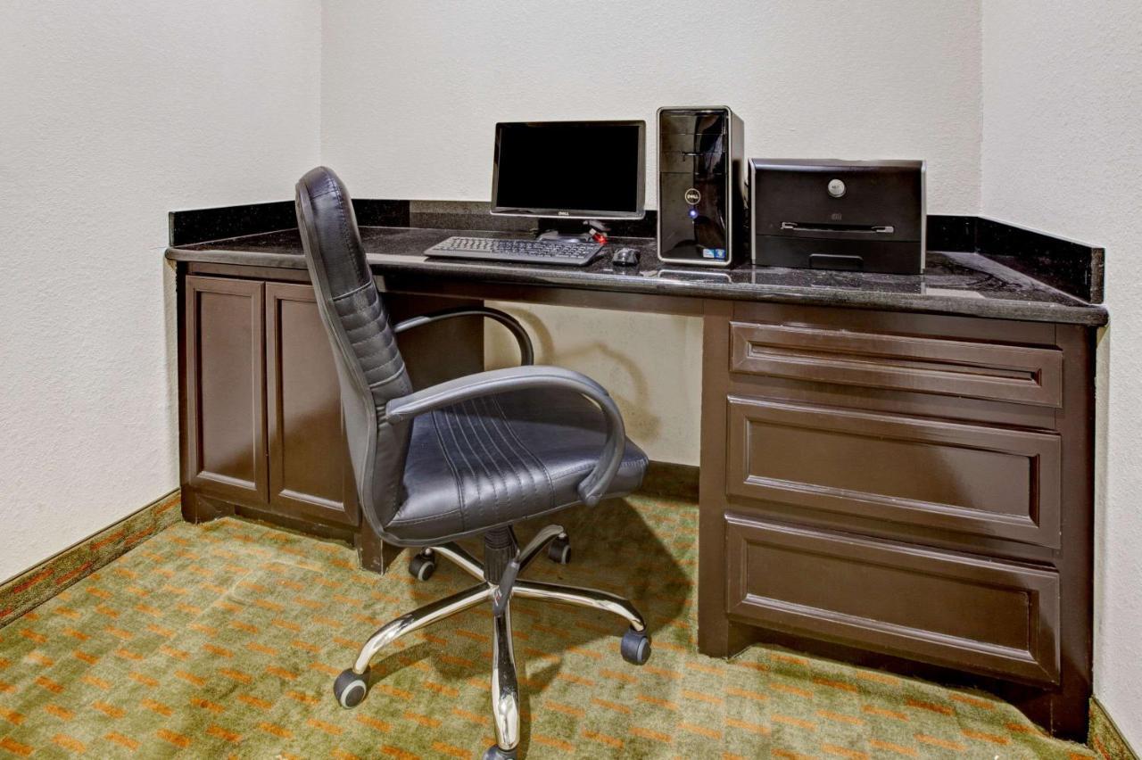 Super 8 By Wyndham Laporte لا بورت المظهر الخارجي الصورة