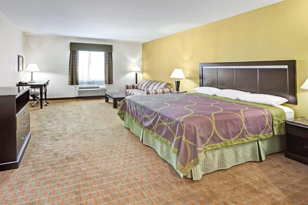 Super 8 By Wyndham Laporte لا بورت المظهر الخارجي الصورة